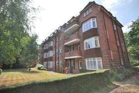 2 bedroom Flat for s...